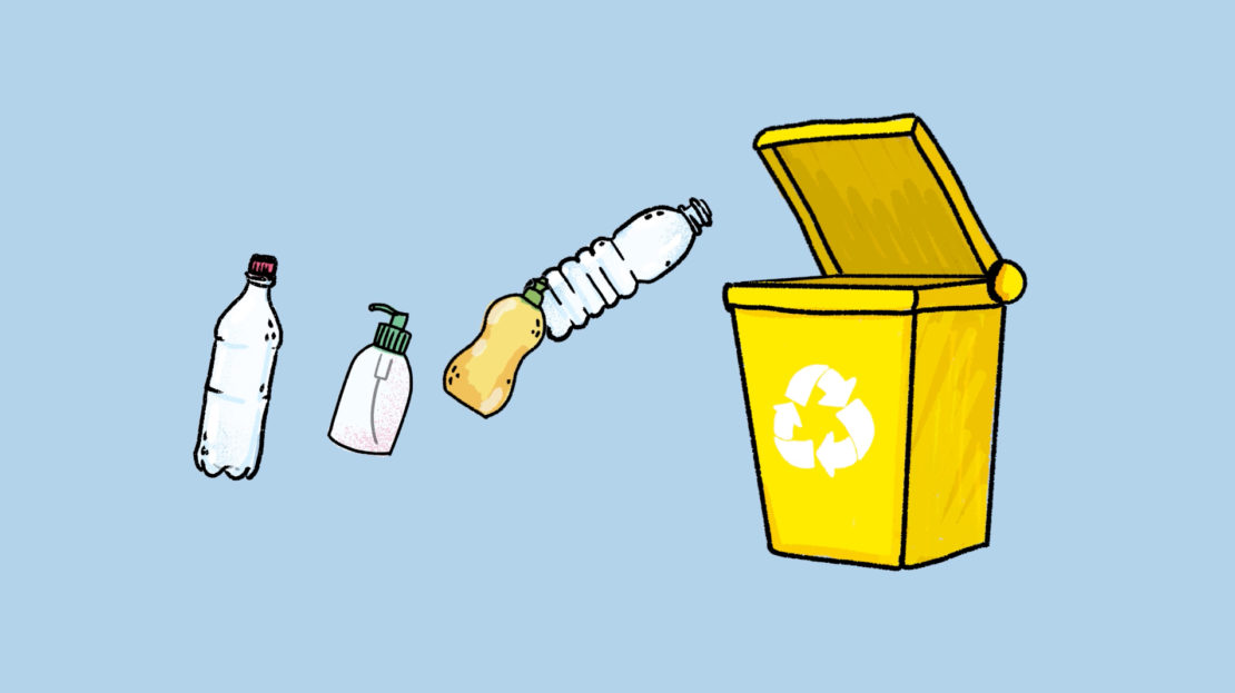 Il faut jeter les plastiques recyclables, par exemple, les bouteilles et les flacons, dans des poubelles spéciales.